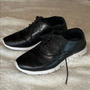 Women’s Cole Haan Zero Grand Size 7 black with white soles wing tip lace up